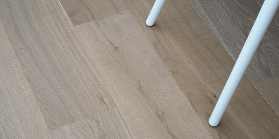 Dinant Castle Grey Parket Eetruimte Close Up