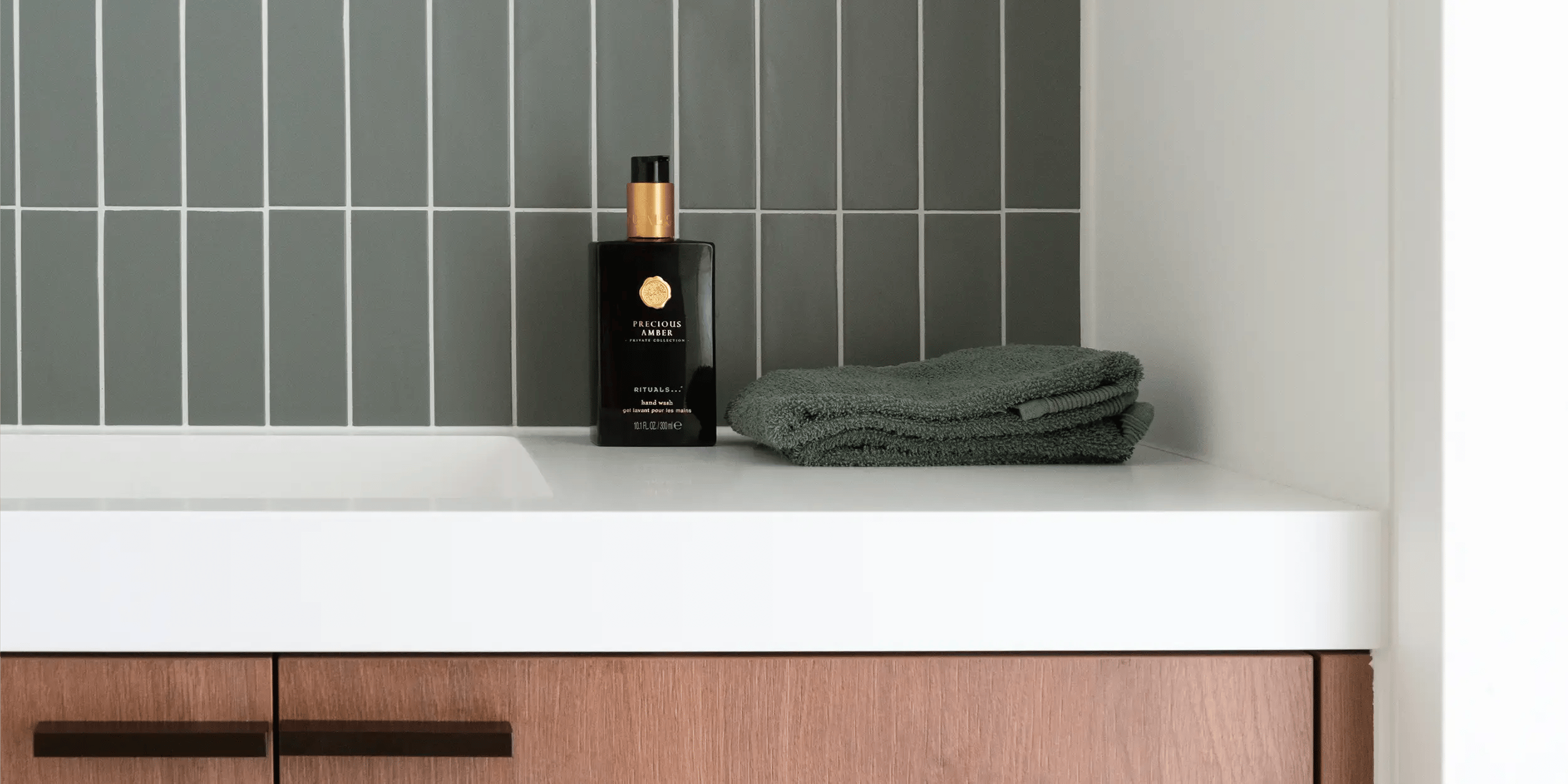 Kindred Avio Keramische Groene Wandtegels Toilet