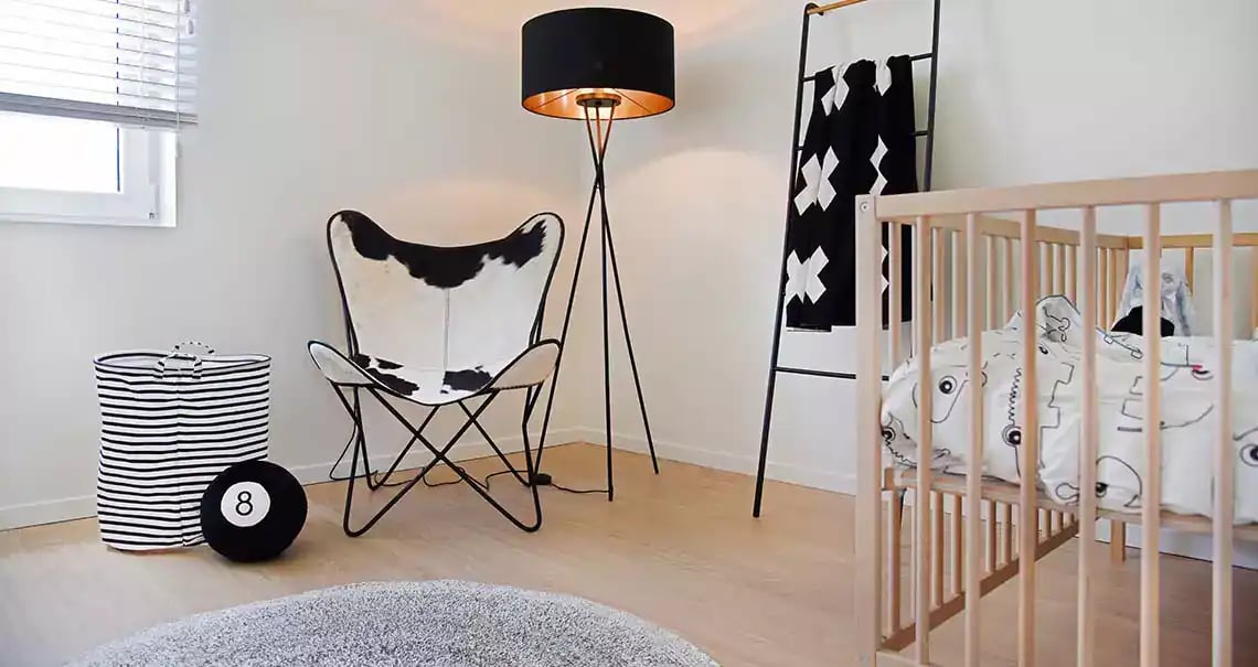 impressive-eik-witvernist-laminaatvloer-kinderkamer-highlighted-image-67766822aca21-ezgif.com-optiwebp