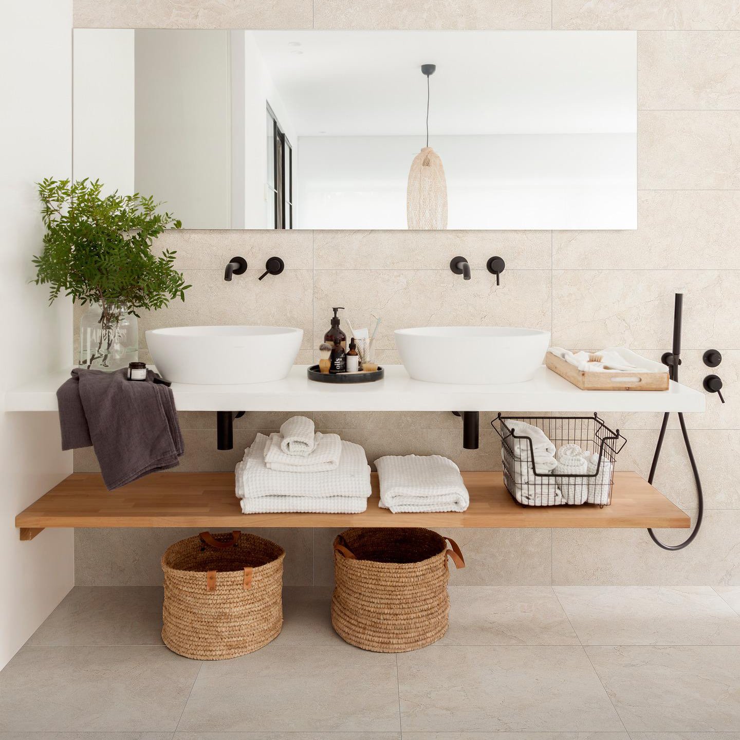 Tanaro Blanco badkamer keramische stonelook tegel