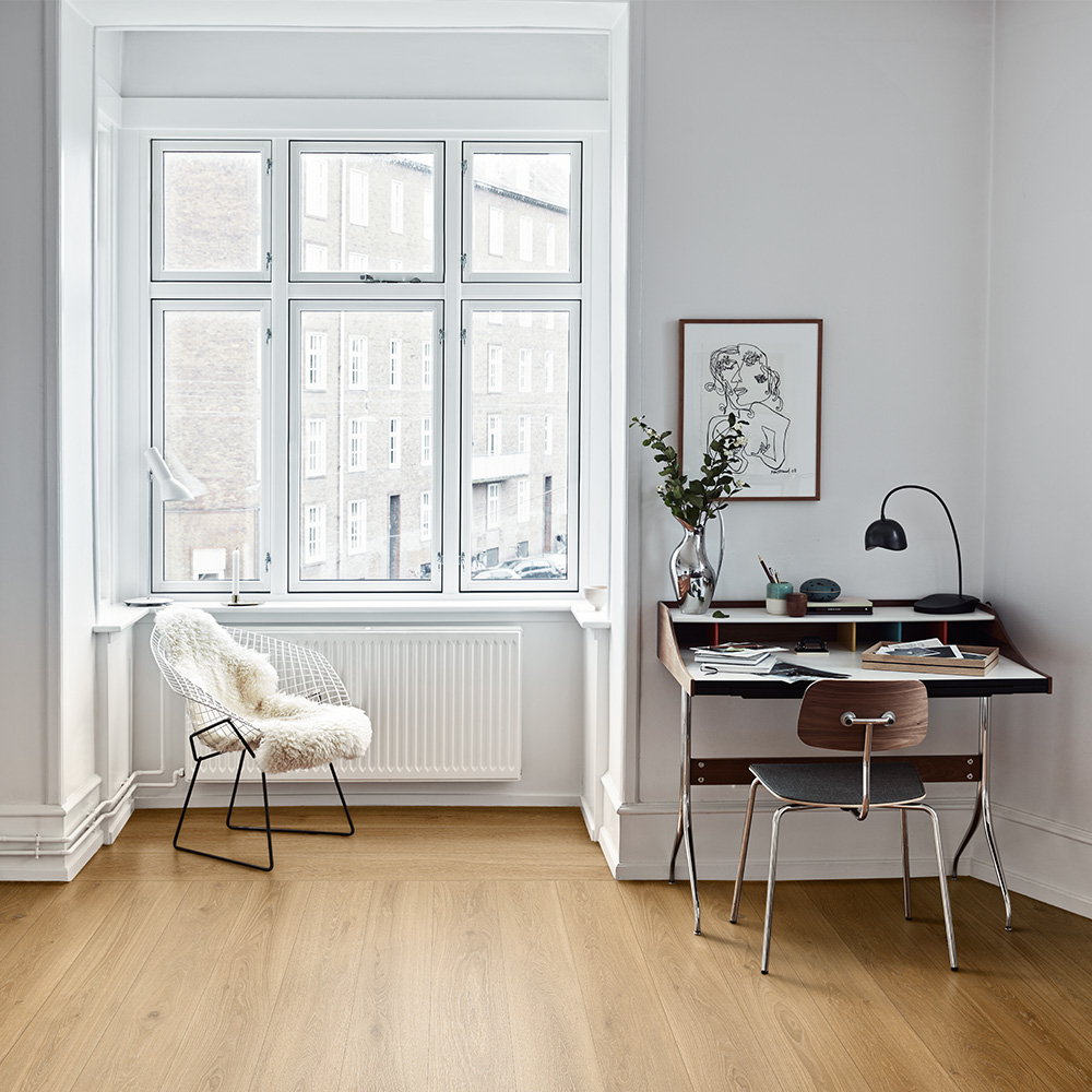 Ultra Caramel Bureau